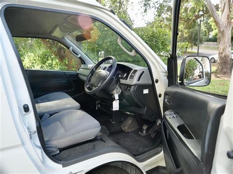 Toyota Hiace H R Wd Seats Automatic Van Jacfd Just X S