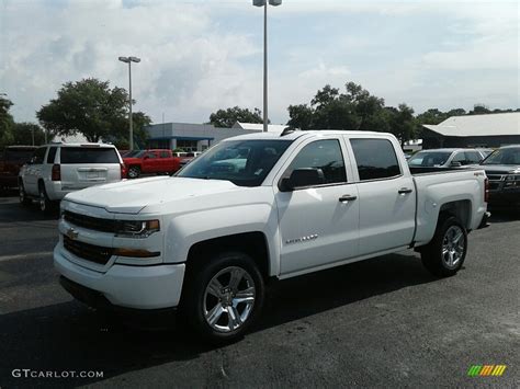 2018 Summit White Chevrolet Silverado 1500 Custom Crew Cab 4x4