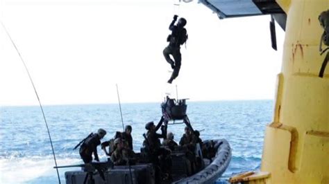 Search Continues For Navy Seals Who Went Missing Near Somalia