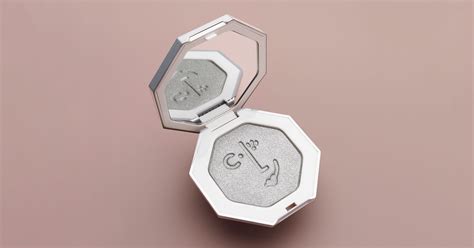 We Review Fenty Beauty's New Silver Highlighter