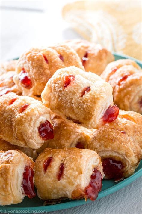 Easy Strawberry Strudels Recipe Alyonas Cooking Yemek Tarifi Puf