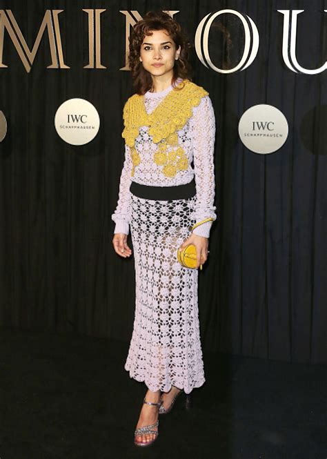 H o l l y w o o d | F a s h i o n — Amber Rose Revah in Mulberry London