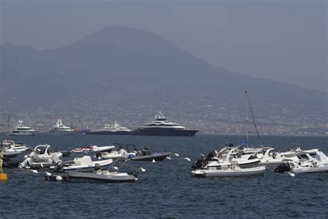 Napoli Arriva Il Super Yacht Di Mark Zuckerberg Foto Auto It