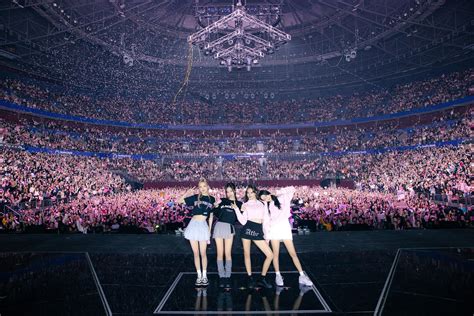 230622 Blackpink World Tour [born Pink] Sydney Group Photo R Blackpink