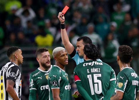 El árbitro Colombiano Wilmar Roldán Tuvo Un Difícil Partido En La Copa Libertadores Tres Rojas