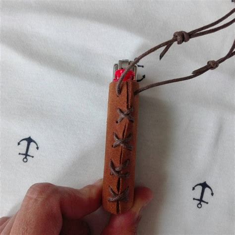 Étui pour briquet Bic en cuir avec cordon coulissant faite à Etsy