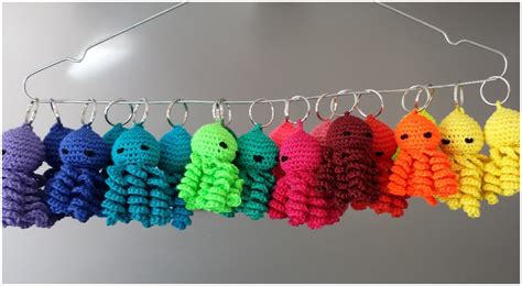 Crochet An Octopus Keychain - Free Pattern [Video] - ilove-crochet