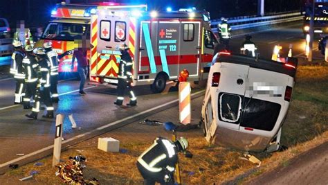 Schwerer Unfall auf der B27 bei Ludwigsburg Rotlicht missachtet fünf