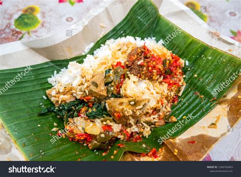 Indonesian Padang Food Nasi Bungkus Rendang Stock Photo 1268763403 ...