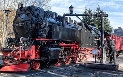 Tren De Vapor Locomotora Negra Y Roja Rompecabezas