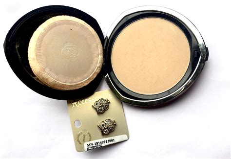 Chambor Silver Shadow Compact Powder Review, Shades, Swatches