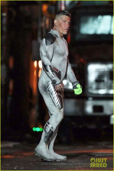 Josh Brolin Films Deadpool 2 In His Skin Tight Cable Costume Photo 3968064 Josh Brolin