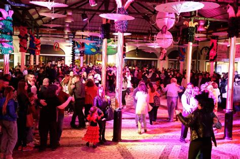 Tavira Celebra O Carnaval Desfile Infantil E Bailes De M Scaras