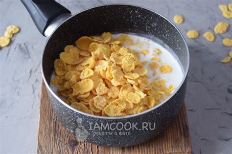 Каша из кукурузных хлопьев на молоке — рецепт с фото пошагово