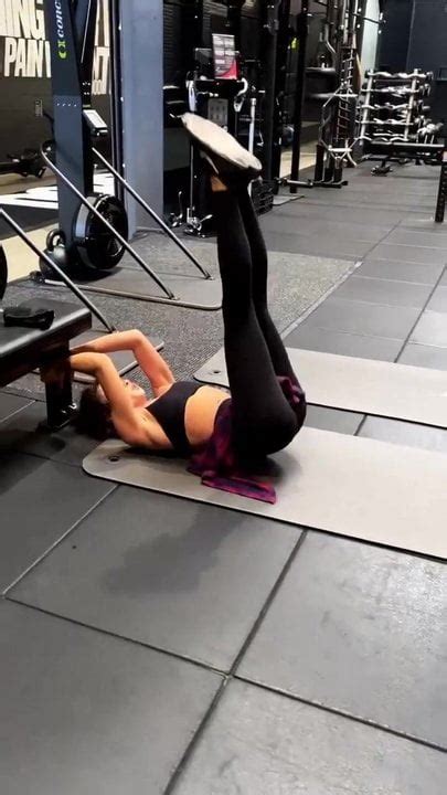 Sarah Hyland Looking Hot Working Out February XHamster