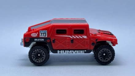 Машинка Базова Hot Wheels HMMWV Humvee Dirt 1 64 HYX05 Red купити в інтернет магазині RetroMagaz