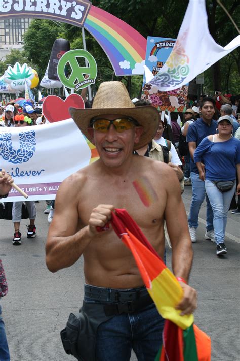 Hombres y algunos chacales mexicanos DF MARCHA GAY Ciudad de México 2019