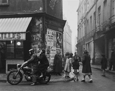 Le Marais A Paris Street Scenes Marais Paris Paris Place