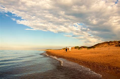 15 Best Beaches On Prince Edward Island, Canada | Drink Tea & Travel