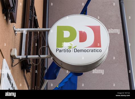 Signo democratico fotografías e imágenes de alta resolución Alamy