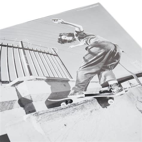 Sneeze Mag Issue 52 The Make Art Not War Issue | END.
