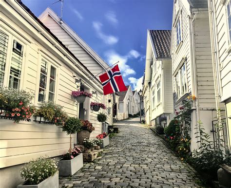 First time in Norway (Stavanger's Old Town) : r/ImagesOfNorway