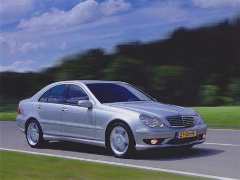 Mercedes-Benz C-32 AMG, press photo, Dutch, 2001