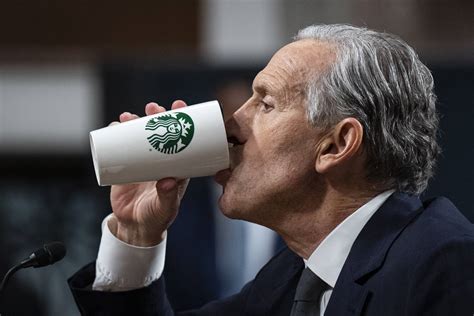 PERFIL Howard Schultz dueño de Starbucks la cadena de cafeterías más