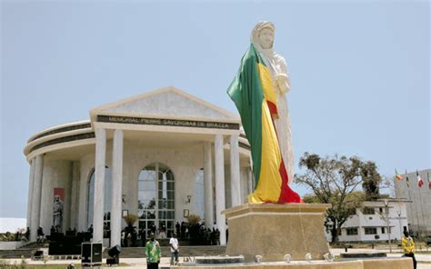 Le Monument De Pierre Savorgnan De Brazza