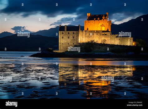 Eilean Donan Castle, Scotland Stock Photo - Alamy