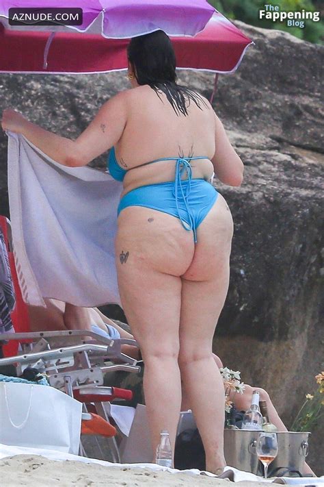 Barbie Ferreira Sexy Flaunts Her Hot Curves On The Beach In Rio Aznude