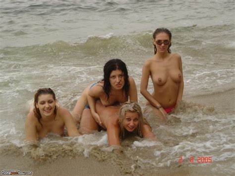 Four Amateur Babes At Beach Mobile Homemade Porn Sharing