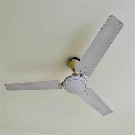 White Inch Airzon Supreme Bldc Ceiling Fan Sweep Size Mm Power