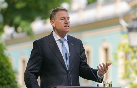 Politico analiză despre Klaus Iohannis România a SPERAT că își va