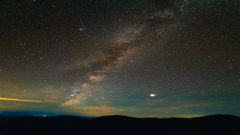 Deszcz Meteoryt W Na Nocnym Niebie R J Delta Akwaryn Zobaczysz Z Polski