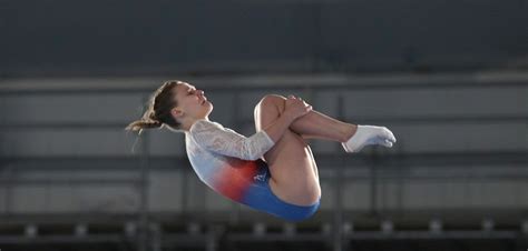 How to do a Back Handspring on a Trampoline