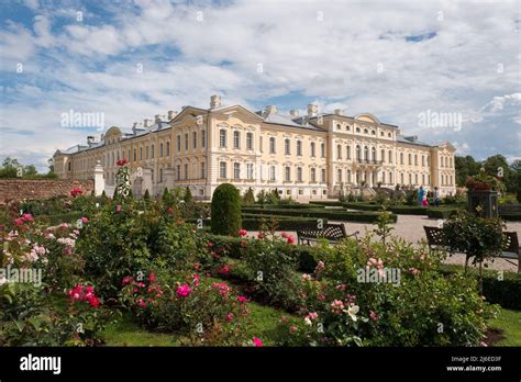 Schloss Rundale, "Versailles von Kurzeme", Rundāles pils Stock Photo - Alamy