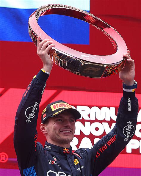 Max Verstappen vence GP da China pela primeira vez Ligado na notícia