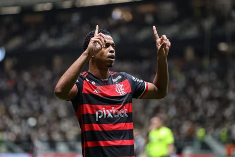 Em Luto Carlinhos D Relato Emocionado Ap S Gol Em Flamengo X Atl Tico