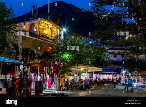 Cafes and Restaurants In Plaza Uta el-Hammam, Chefchaouen, Morocco ...