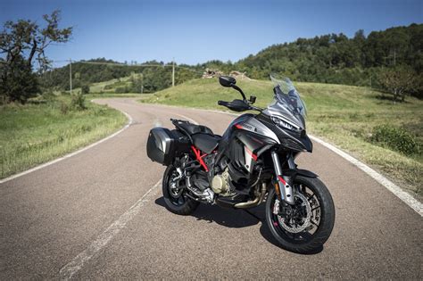 Motorrad Vergleich Triumph Tiger Gt Pro Vs Ducati