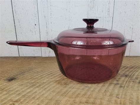 Vintage Corning Cranberry Vision Cooking Pot W Lid 2 5L Handle