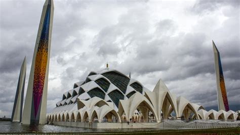 Lihat Kemegahan Masjid Al Jabbar Bandung Jelang Diresmikan