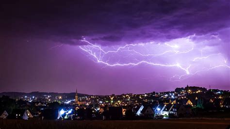 Unwetter In Nrw Warnung Vor Gewitter Und Starkregen Auch Am Donnerstag