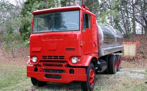 What Is a Tandem Truck? | It Still Runs | Your Ultimate Older Auto Resource