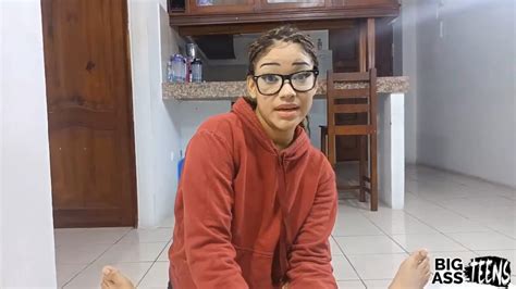 Meia Irm Acabou De Fazer Anos E Pede Seu Primeiro V Deo Porn Meia