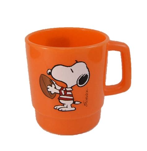 【楽天市場】大西賢製販 Peanuts スヌーピー プラマグカップ フットボール オレンジ 価格比較 商品価格ナビ