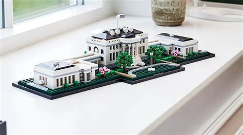 LEGO Architecture 21054 The White House available now