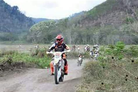 Seru Menjelajahi Ngada Dan Manggarai Raya Dengan Motor Trail