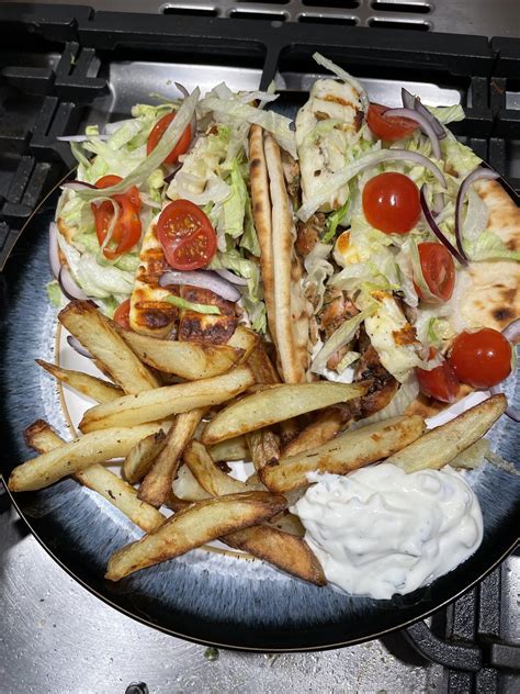 Chicken And Halloumi Gyros R Uk Food